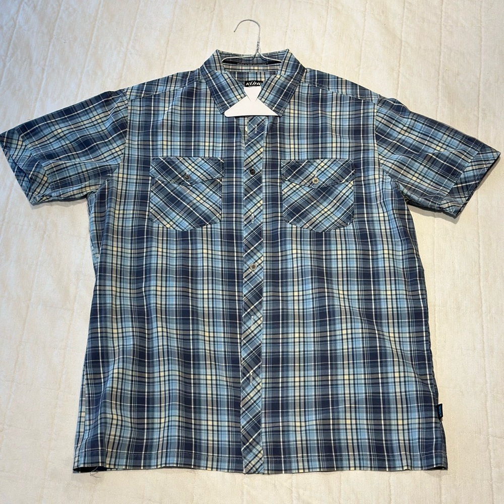 Medium Men’s KÜHL button up shirt
